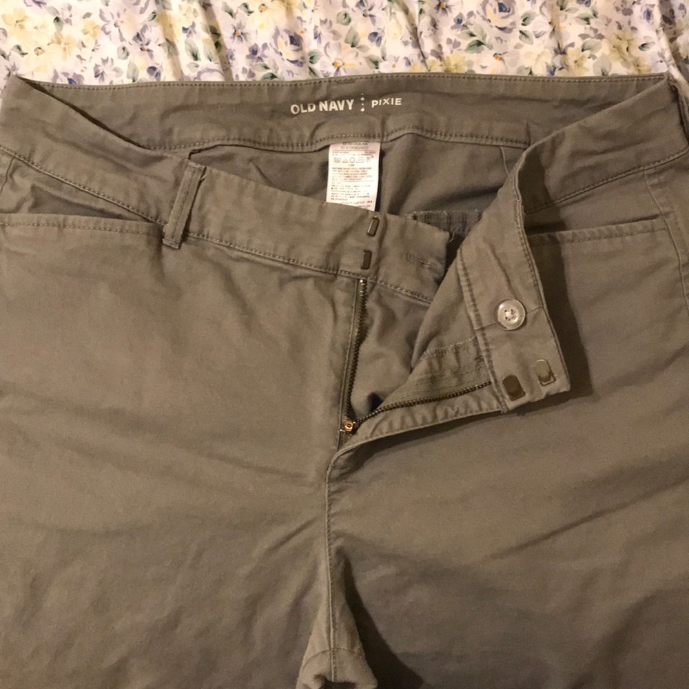 Old Navy Pixie Pants- Light Grey colored Sz 10R